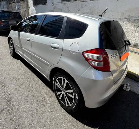 HONDA FIT 1.4 DX 16V FLEX 4P MANUAL HONDA FIT 1.4 DX 16V FLEX 4P MANUAL